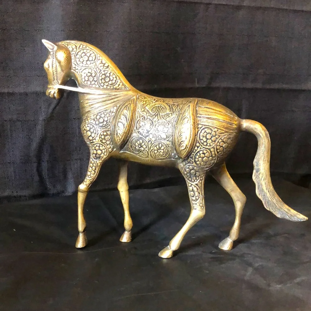 Medieval horse brass figure large 10” H 12” L midcentury Korea. Free standing - Picture 3 of 8